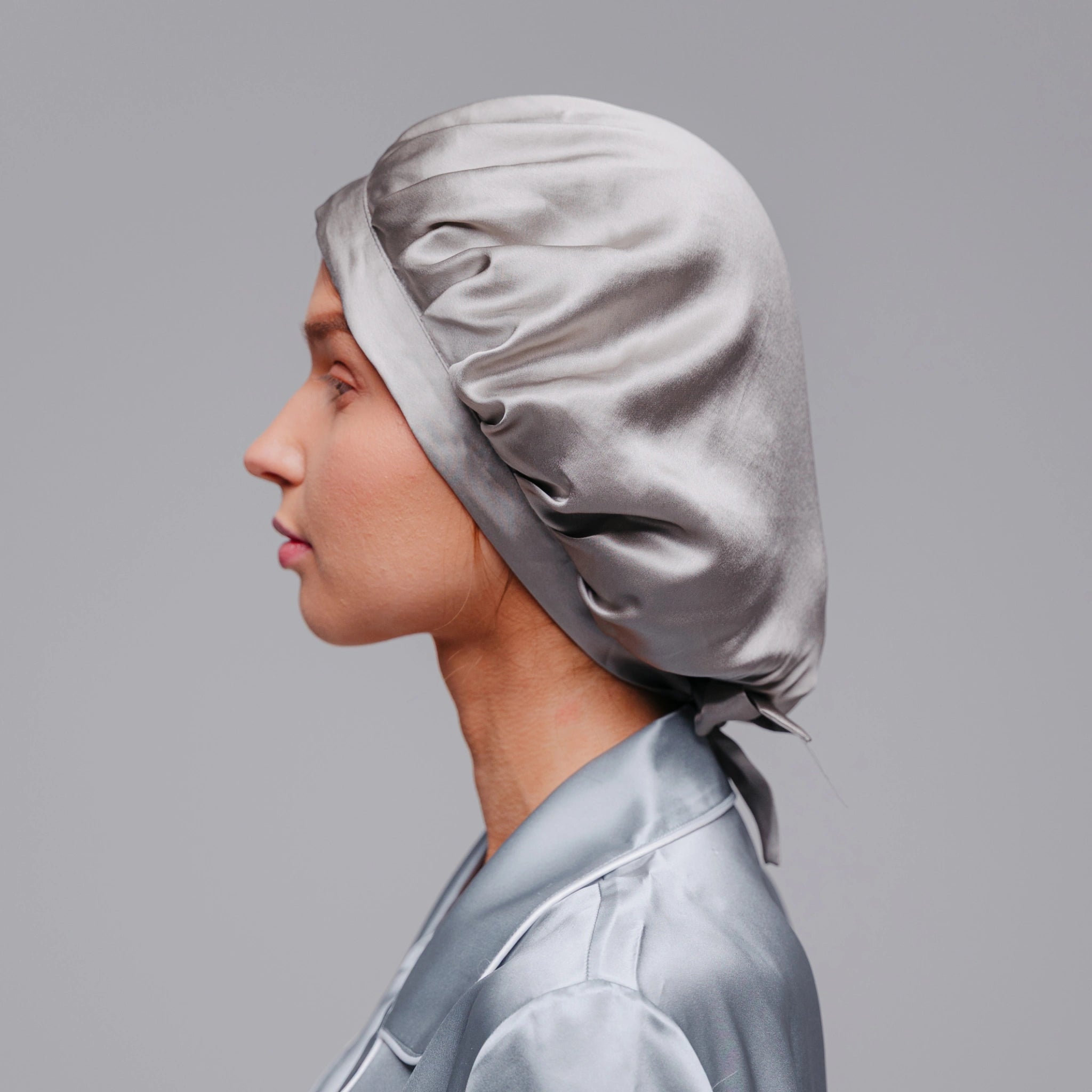 silkine kepuraite miegui pilkos spalvos