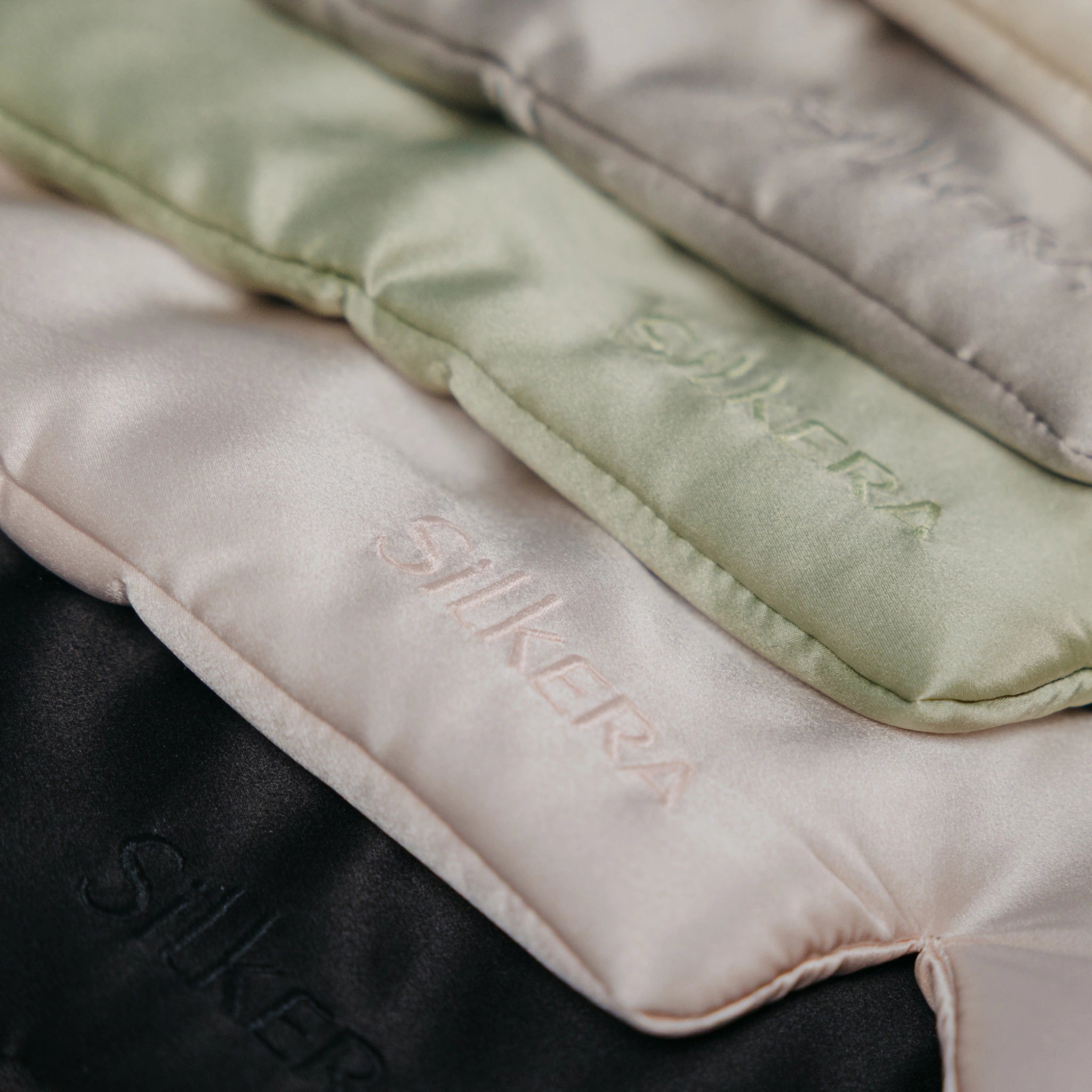 šilkinės miego kaukės