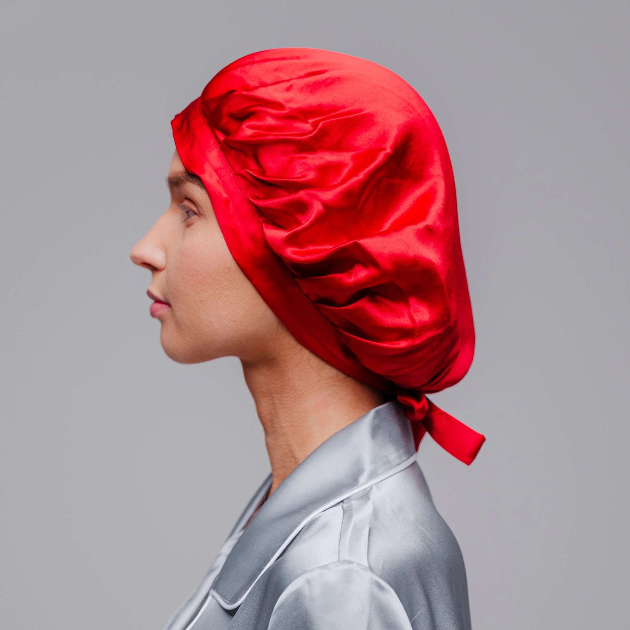 šilkinė kepuraitė raudona