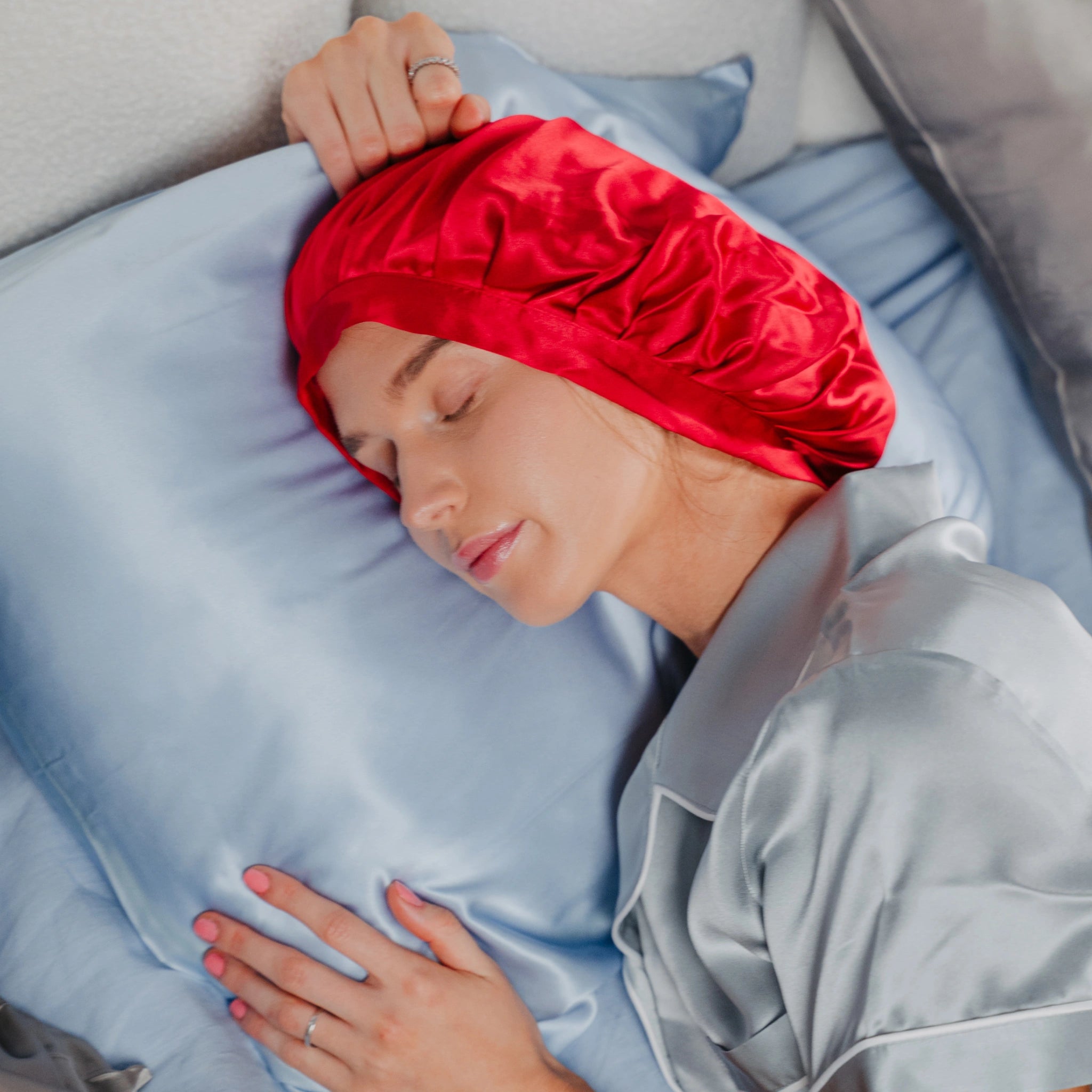 šilkinės miego kepuraitės raudonos