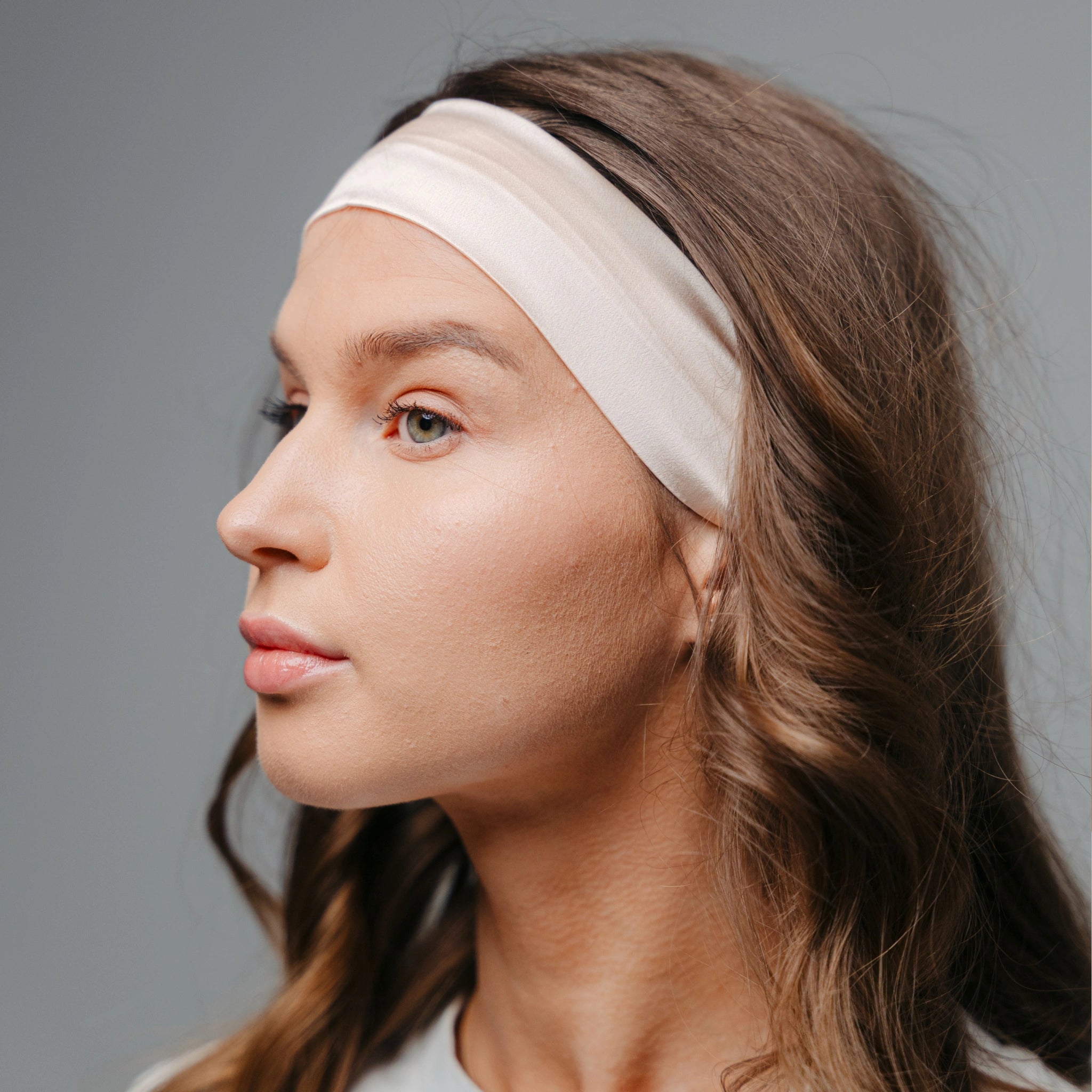 ŠILKINĖ GALVOS JUOSTA