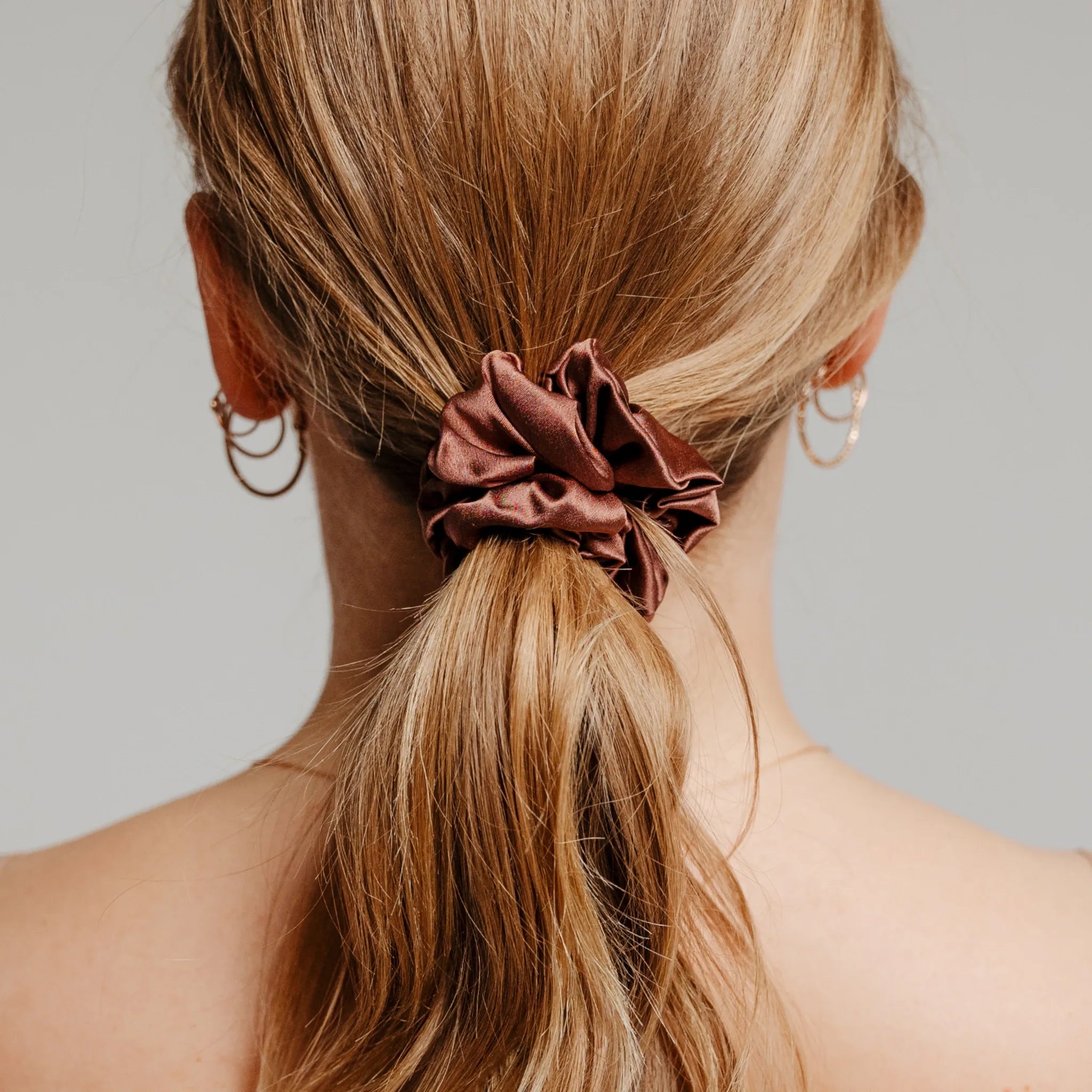 ŠILKO PLAUKŲ GUMYTĖ MIDI