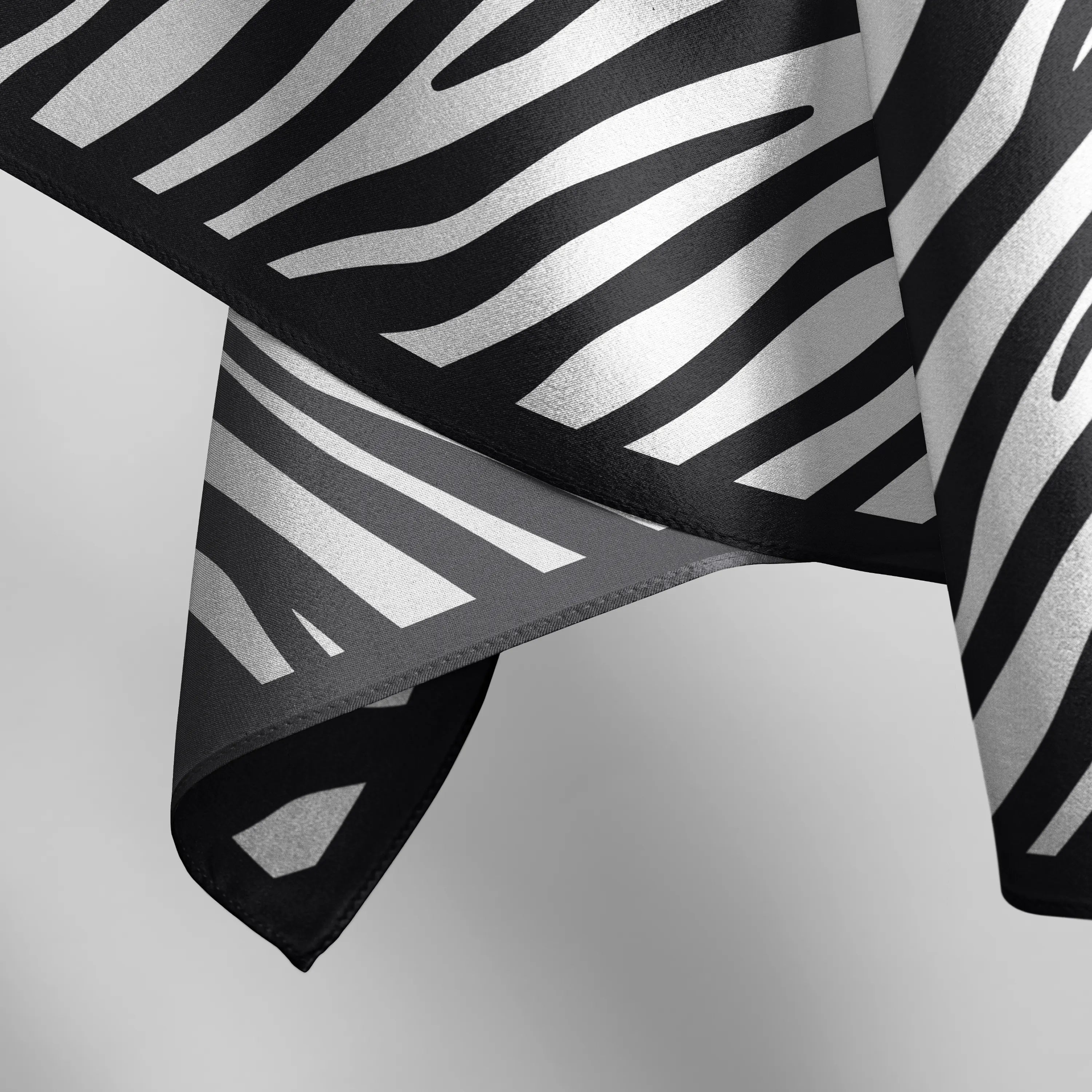 Šilkinė skarelė zebro raštas