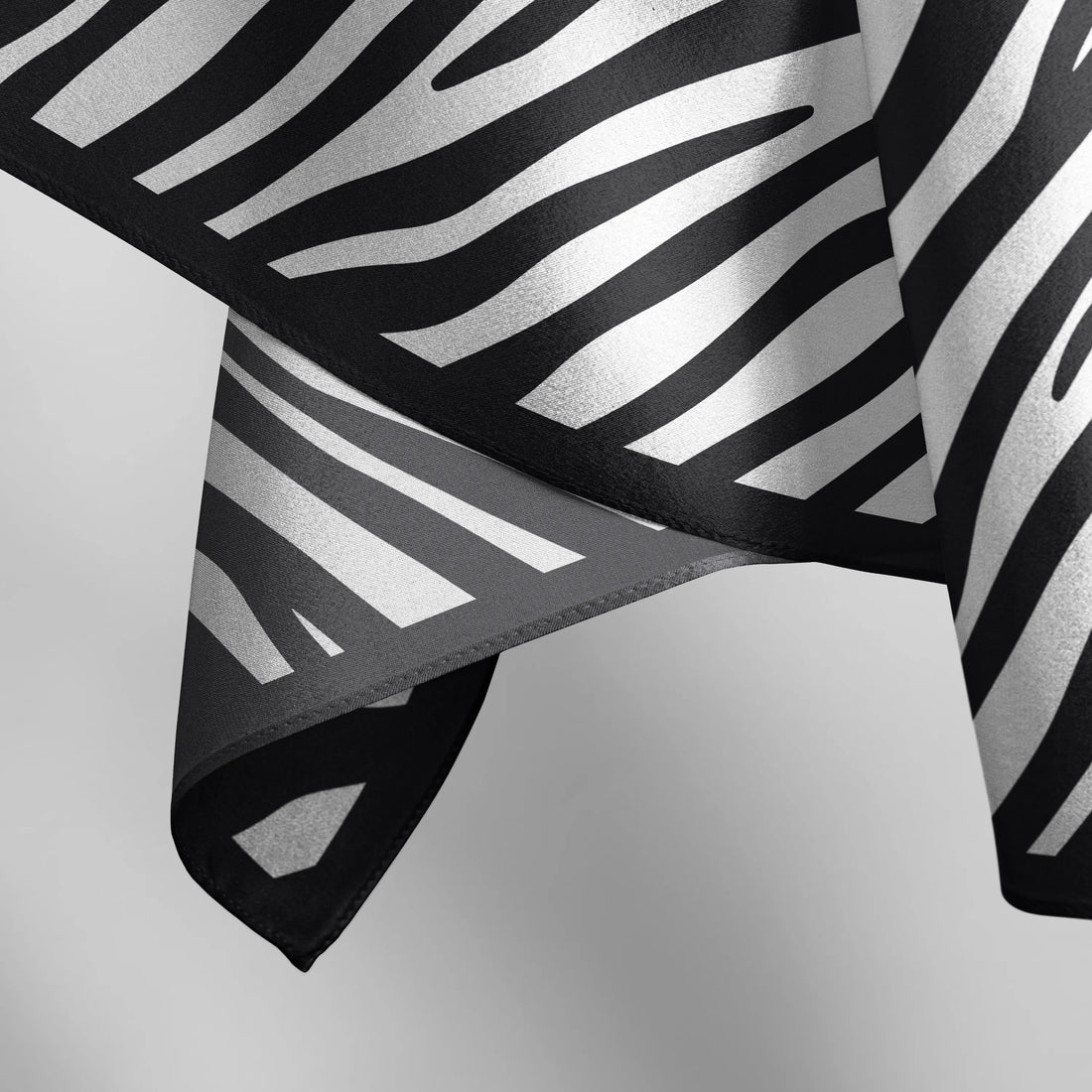 Šilkinė skarelė zebro raštas