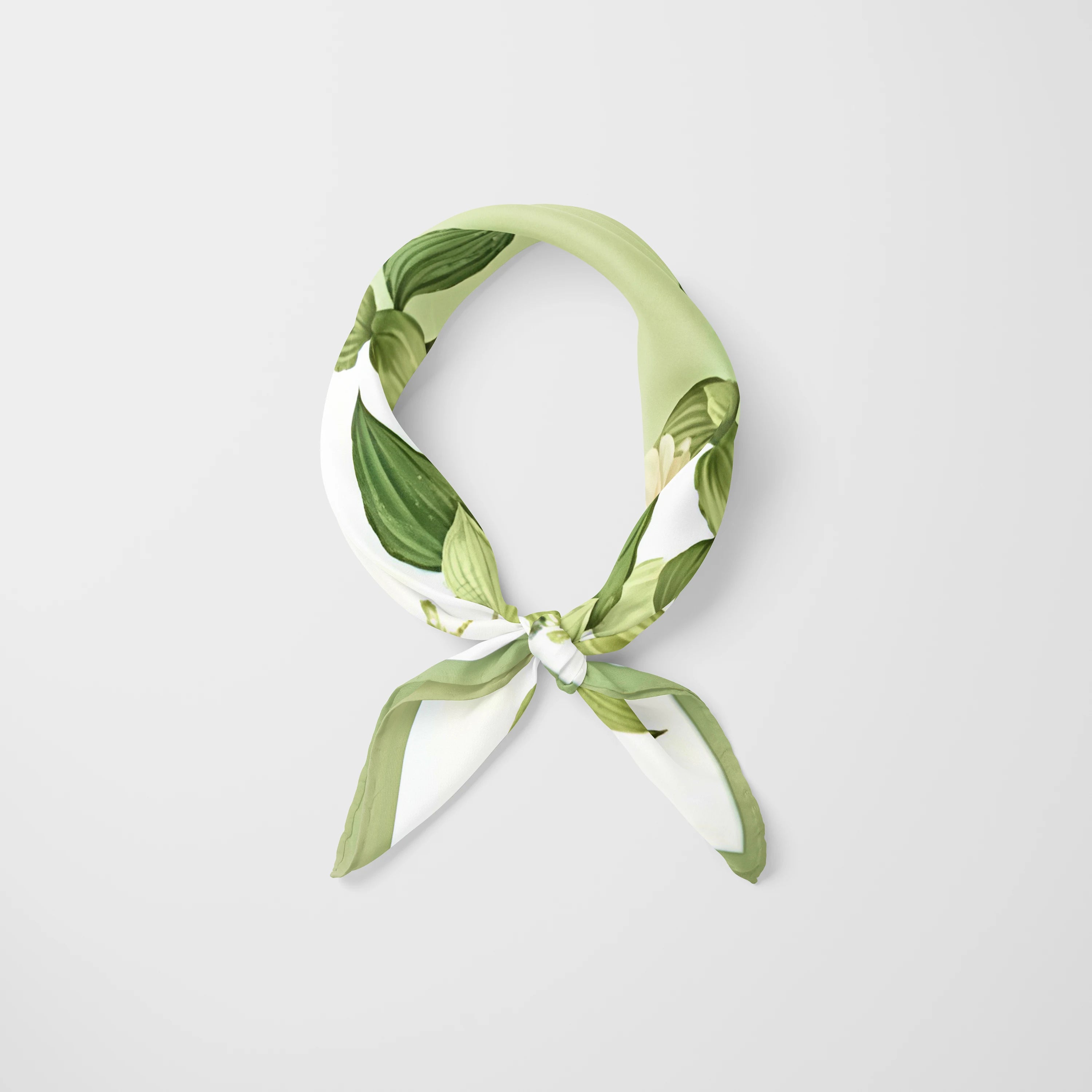 žalia šilko skarelė