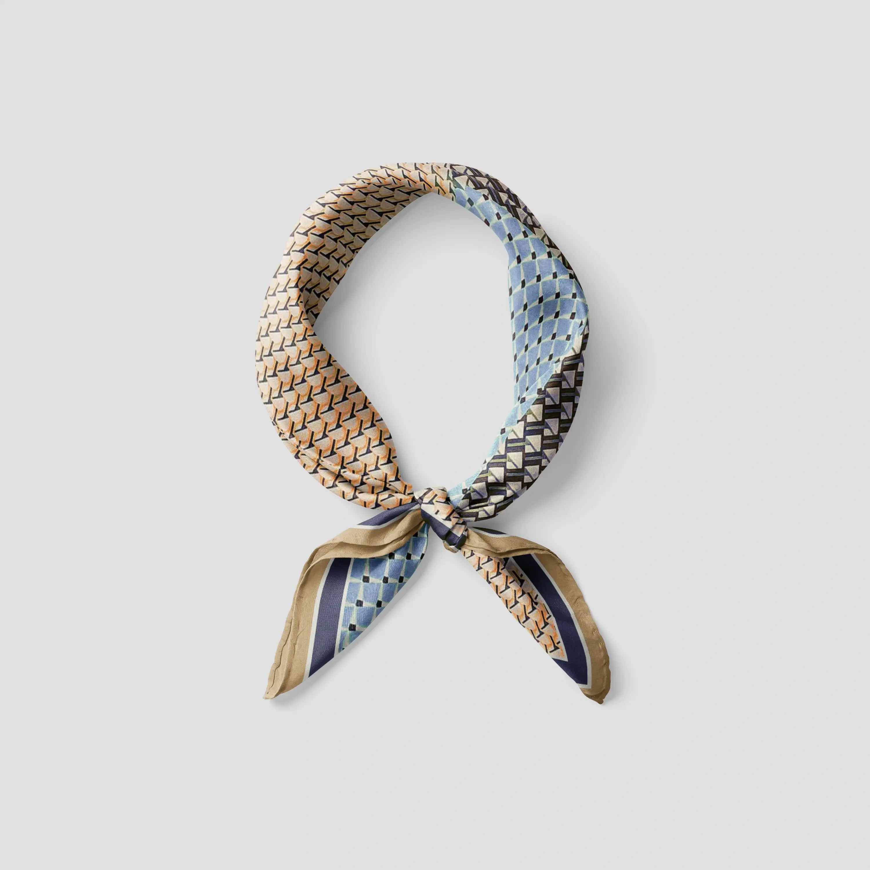 Šilkinė skarelė melsvos spalvos triada