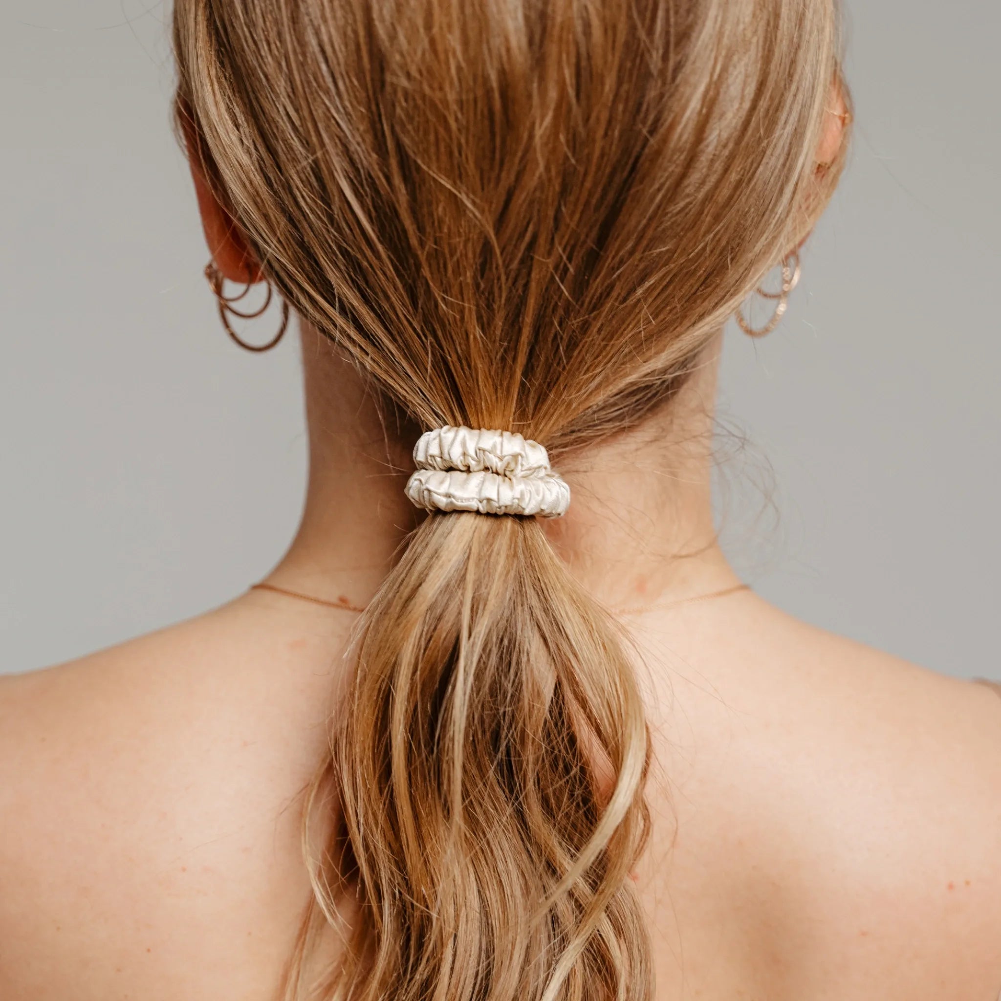 Natūralaus šilko plaukų gumytė