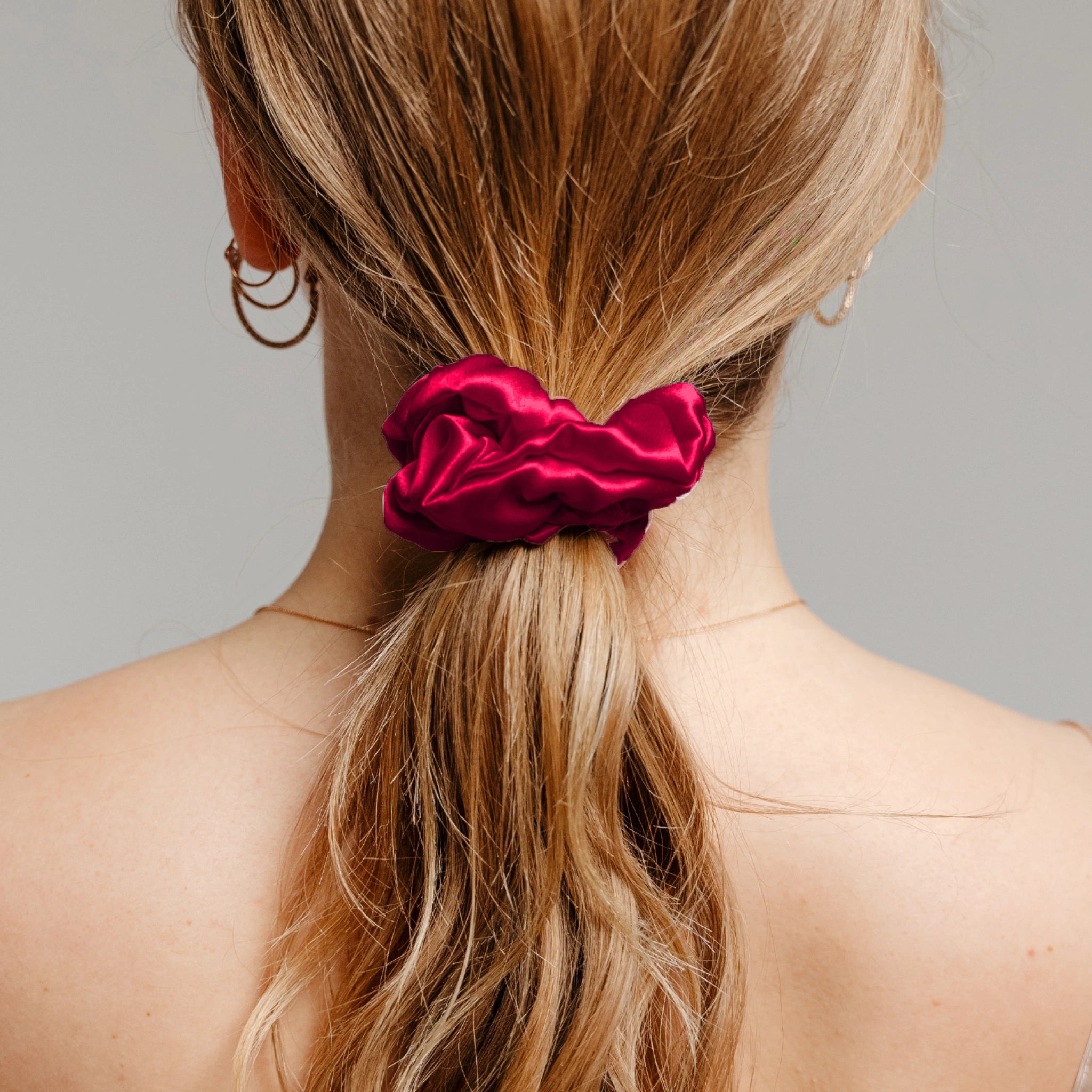 ŠILKO PLAUKŲ GUMYTĖ MIDI