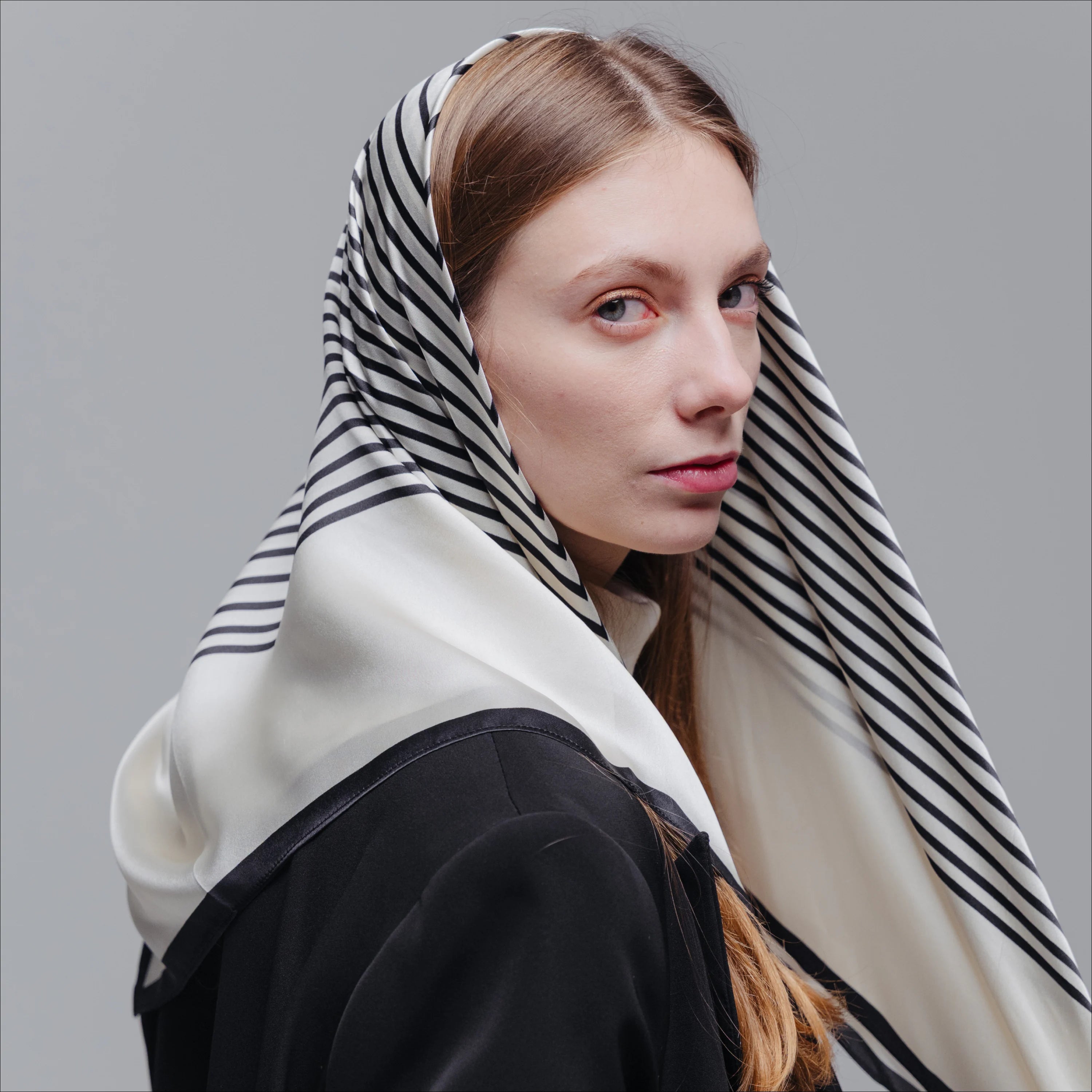 Šilkinė skarelė klasika