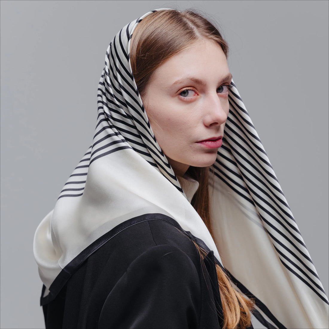 Šilkinė skarelė klasika