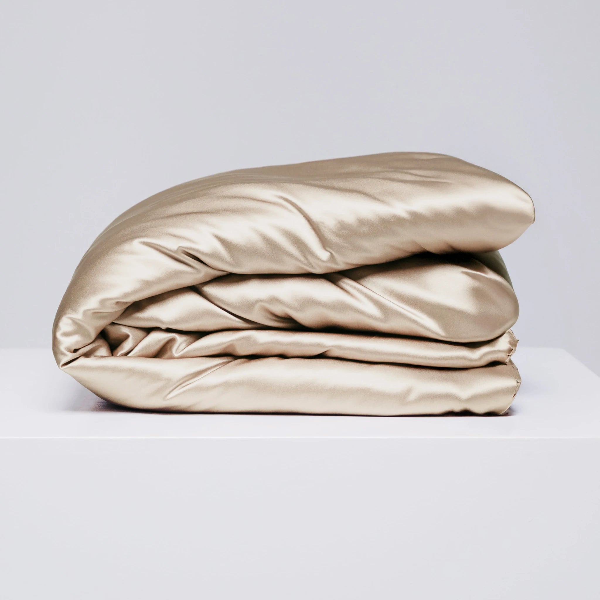 Šilko patalynė šampaninės spalvos