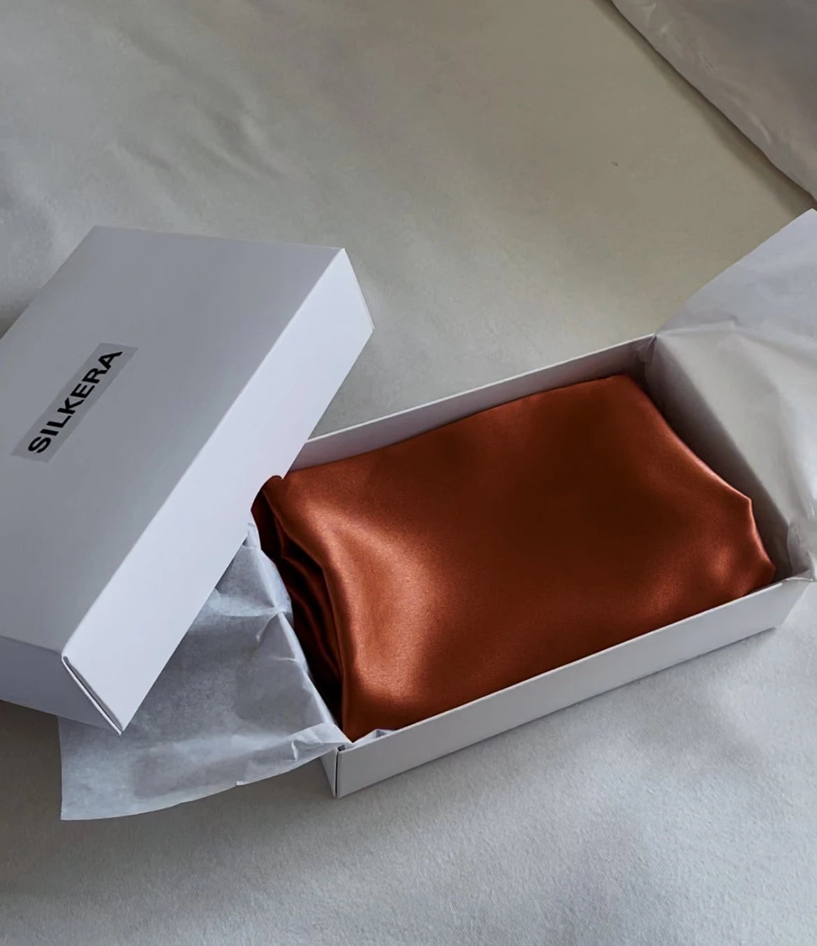 ŠILKO PAGALVĖS UŽVALKALAS