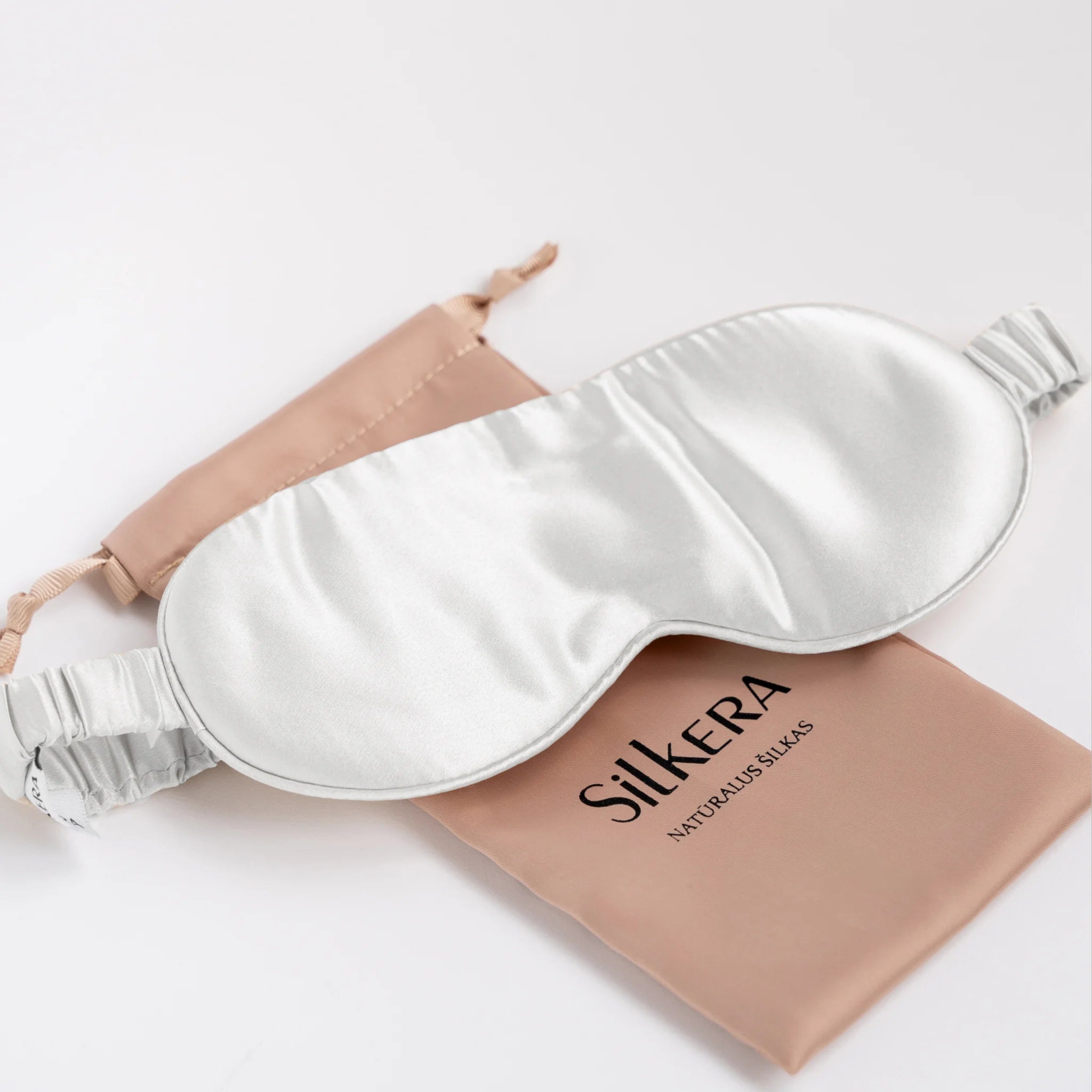 Sidabrinės spalvos šilkinė miego kaukė