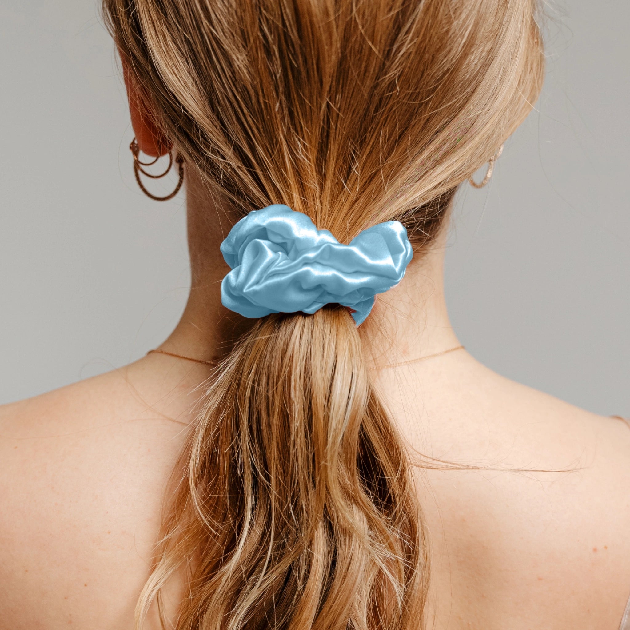 ŠILKO PLAUKŲ GUMYTĖ MIDI